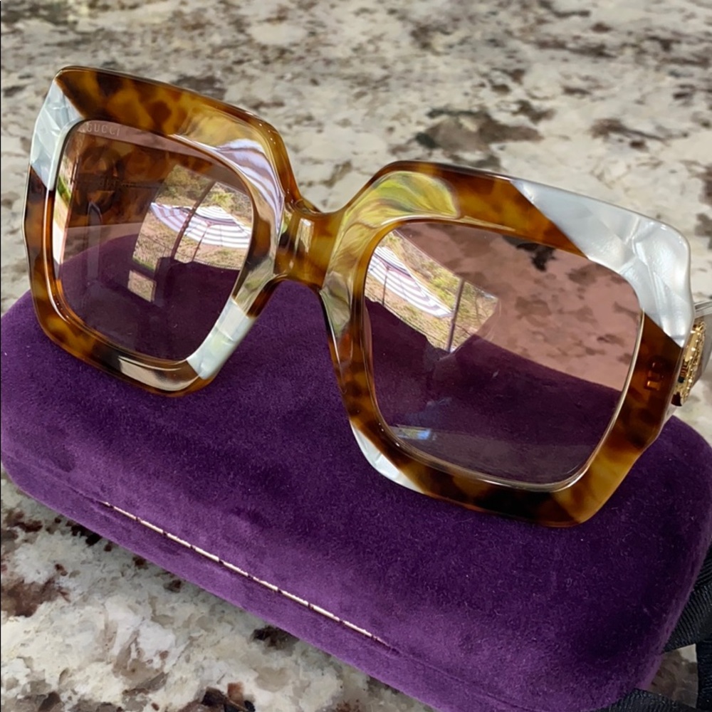 New Authentic Gucci Sunglassses.